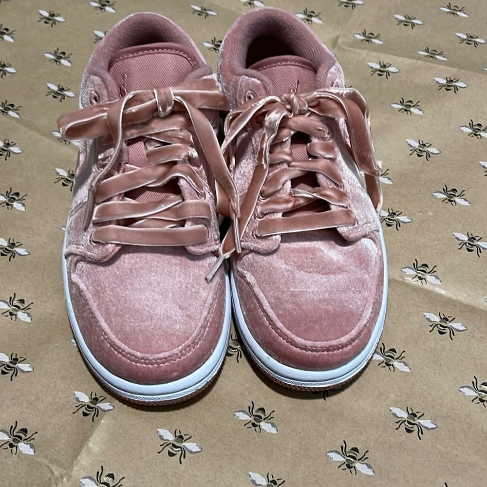 Pink velvet Jordan’s